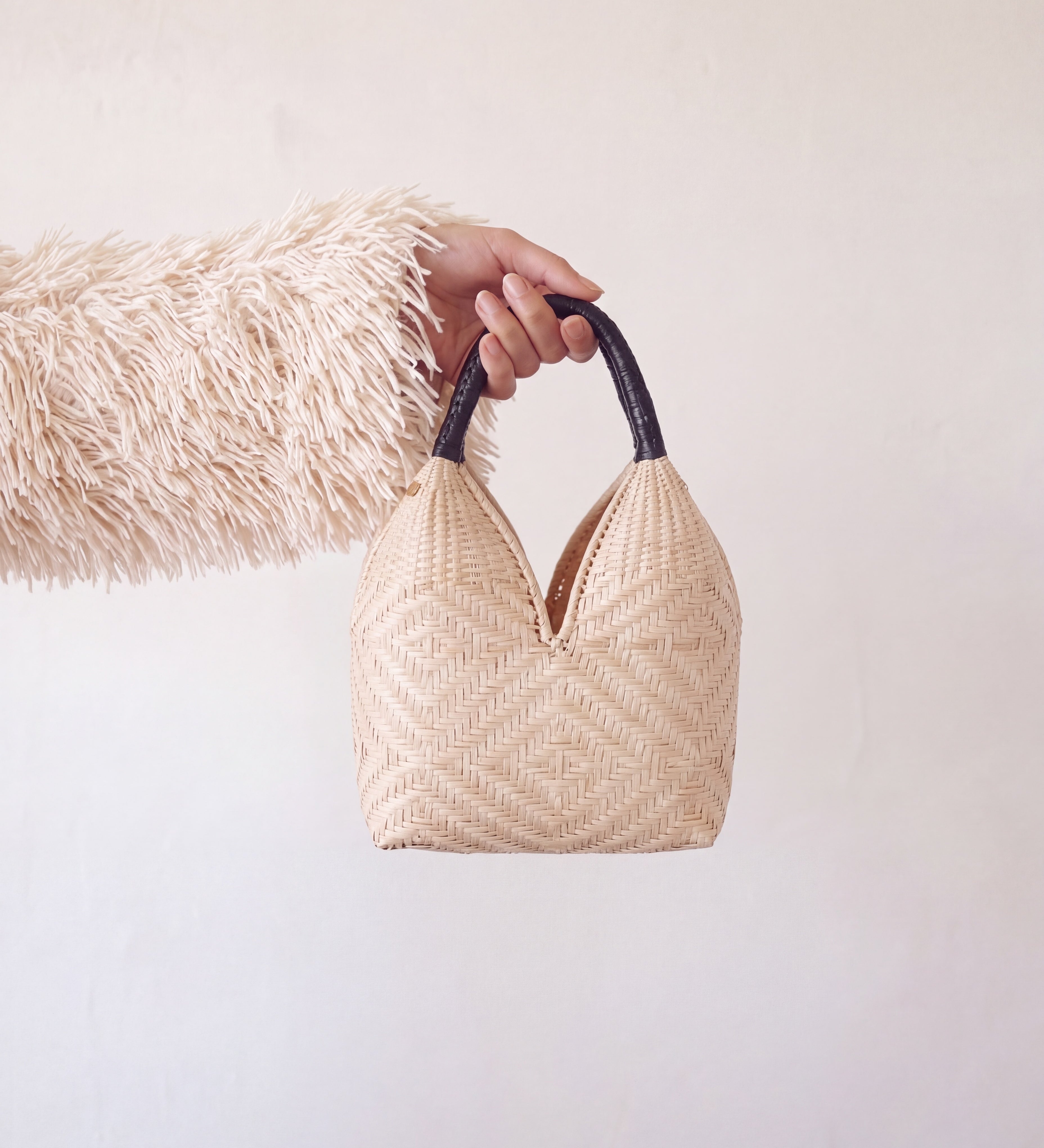 Canastos Natural handwoven palm leaf basket bag