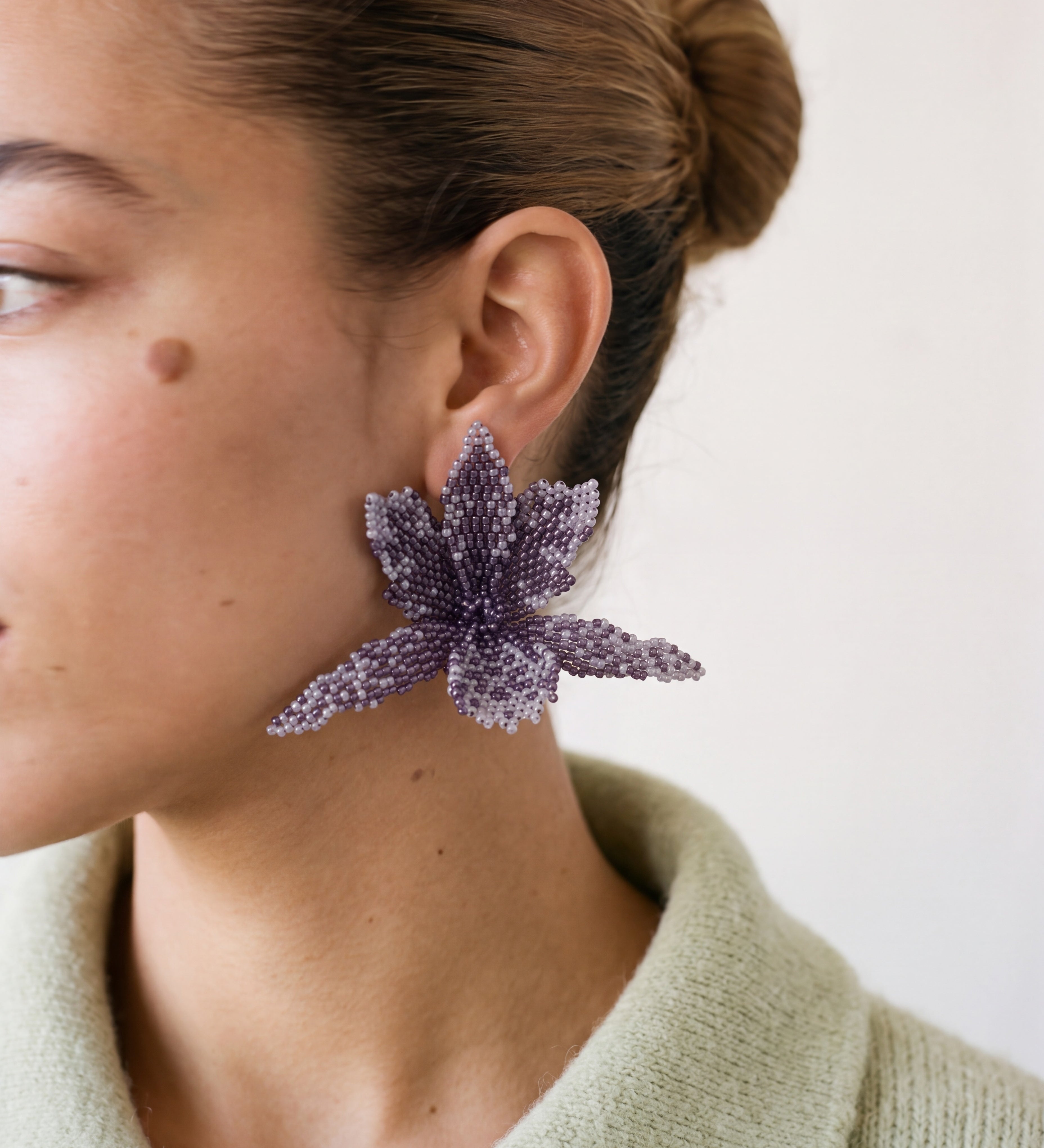 Orquideas purple beaded orchid earrings, handmade in Colombia